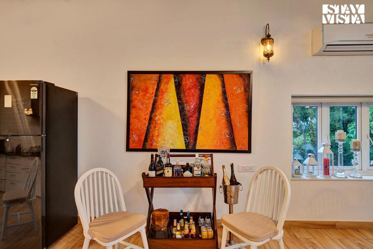 גורגאון Stayvista At Idyllic Farmhouse - A Glasshouse With Outdoor Pool מראה חיצוני תמונה