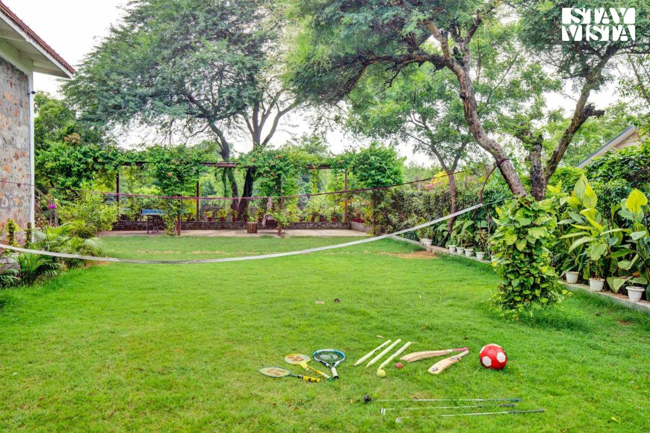 גורגאון Stayvista At Idyllic Farmhouse - A Glasshouse With Outdoor Pool מראה חיצוני תמונה